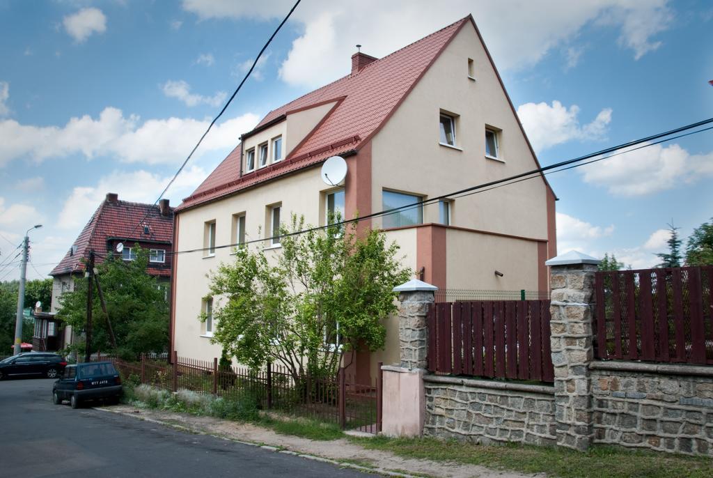 Guest House Wanda Walbrzych Bagian luar foto